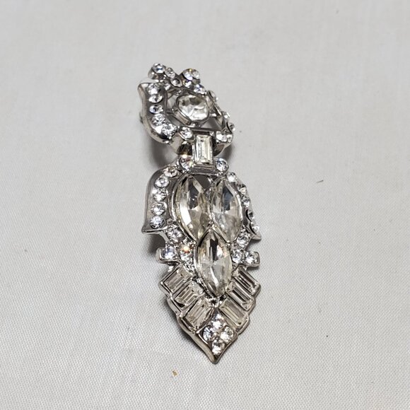 Ali Khan Crystal Rhinestone Dangle pierced Earrings - Picture 7 of 12